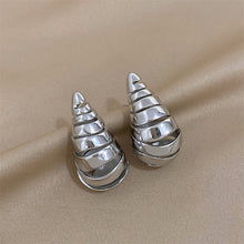 Carregar imagem no visualizador da galeria, Luxe Spiral Drop Stud Earrings