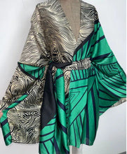Laden Sie das Bild in den Galerie-Viewer, Butterfly Kimono