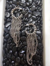 Cargar imagen en el visor de la galería, Chain Reaction Hoop Earrings