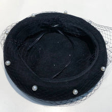 Load image into Gallery viewer, Parisian Pearl Beret with Veil