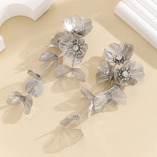 Cargar imagen en el visor de la galería, Cascading Floral Dangle Earrings