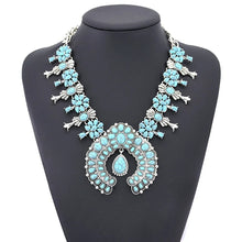 Charger l&#39;image dans la galerie, Squash Blossom Statement Necklace