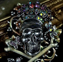 Load image into Gallery viewer, Fantasy Skull Brooch