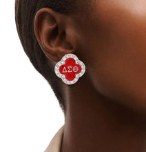 Indlæs billede til gallerivisning Sorority Letter Stud Earrings
