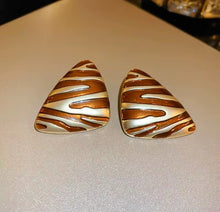 Load image into Gallery viewer, Avant Safari Stud Earrings