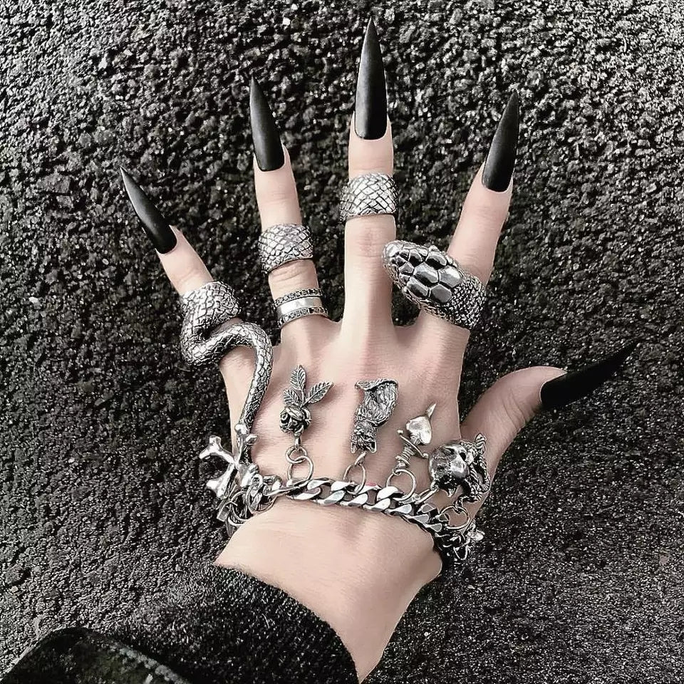 Women's Chain Finger Ring Set Combo of 4 Chain Linked Cool Girl Punk  Stylish Women Ring