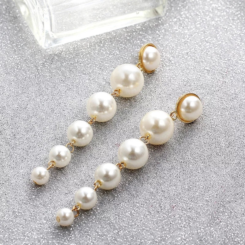 Pretty Girl Pearl Dangle Earrings