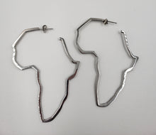 Cargar imagen en el visor de la galería, Africa Hoop Earrings