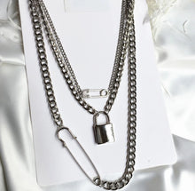 Laden Sie das Bild in den Galerie-Viewer, Locked &amp; Loaded Chain Necklace