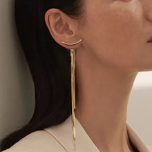 Laden Sie das Bild in den Galerie-Viewer, Threaded Stud Earrings
