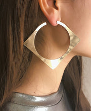 Charger l&#39;image dans la galerie, Cut Out Hoop Earrings