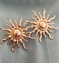 Load image into Gallery viewer, Sunshine Stud Earrings