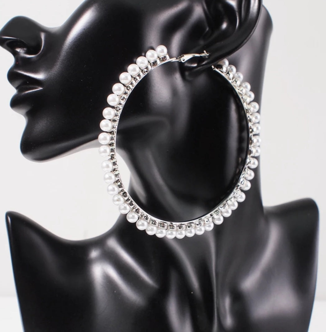 Laila Pearl Hoop Earrings