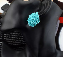 Cargar imagen en el visor de la galería, Beaded Button Stud Earrings