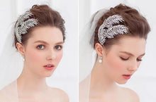 Load image into Gallery viewer, Donna Bridal Hair Comb