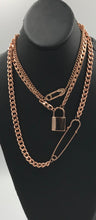将图片加载到图库查看器，Locked &amp; Loaded Chain Necklace