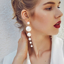 Load image into Gallery viewer, Pretty Girl Pearl Dangle Earrings